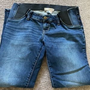 Maternity jeans, under belly